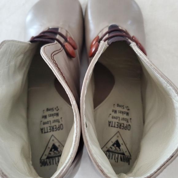 John Fluevog Prepare Joni Ankle Boots - Picture 6 of 14